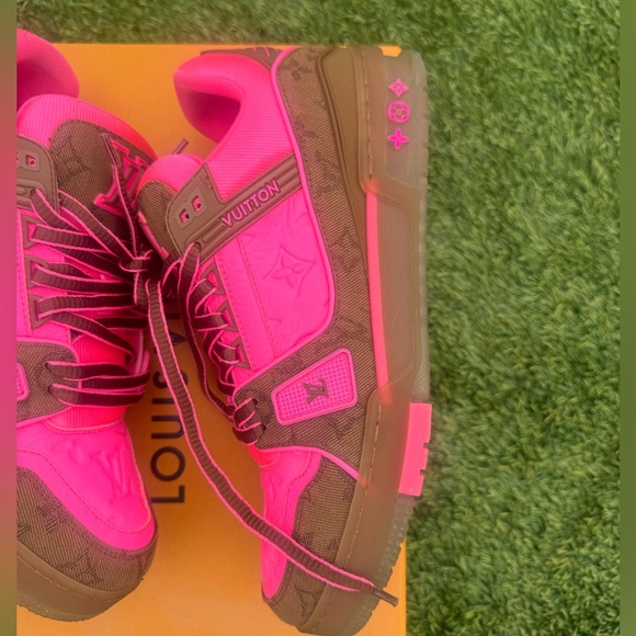 Louis Vuitton Pink and Brown Trainers - Picture 3 of 8